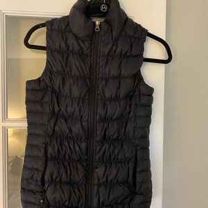 Black athleta puffer vest